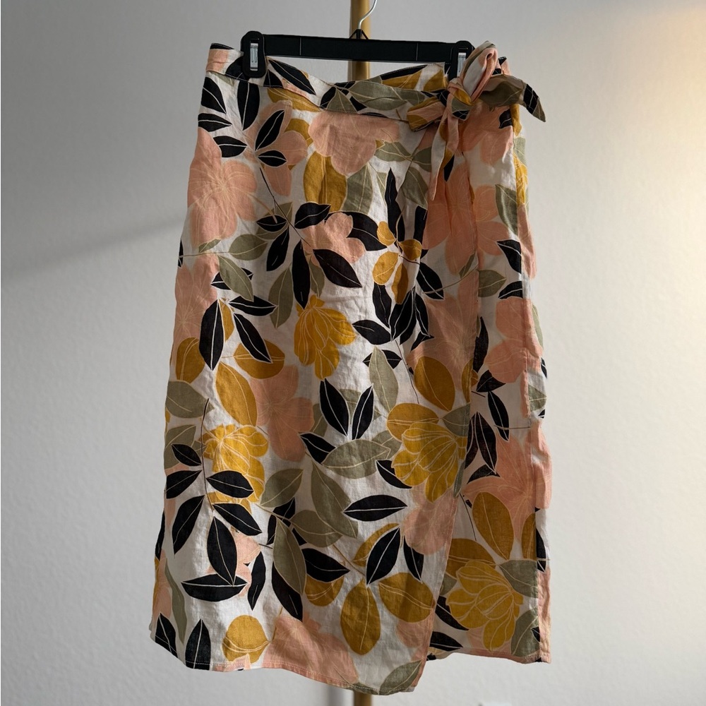 Rachel Zoe Linen Skirt

Took off tags *** NEW NEVER WORN ***